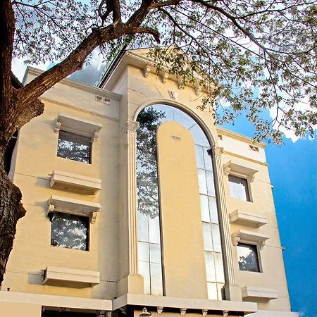 Deluxe Hotel Chennai Ngoại thất bức ảnh