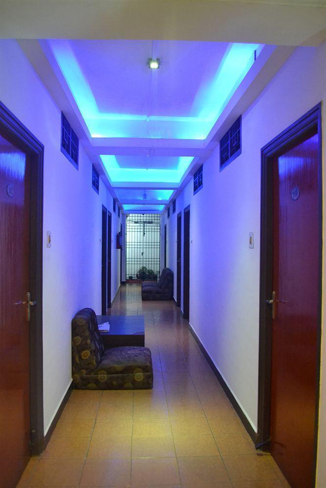 Deluxe Hotel Chennai Ngoại thất bức ảnh