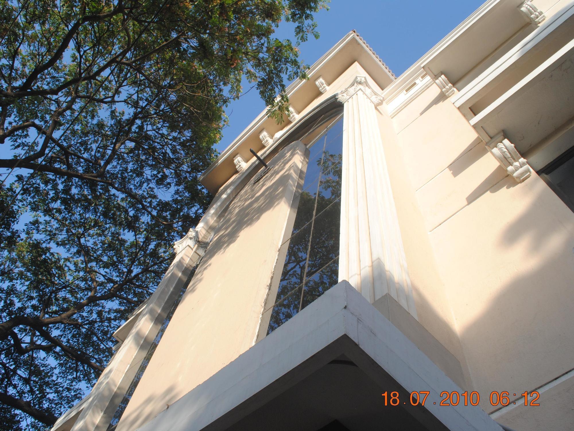 Deluxe Hotel Chennai Ngoại thất bức ảnh