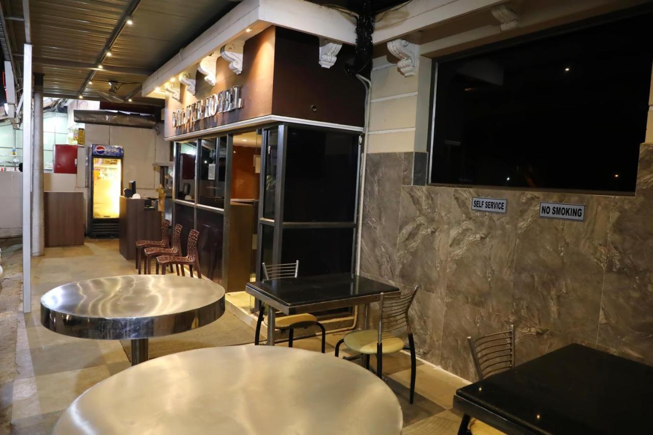 Deluxe Hotel Chennai Ngoại thất bức ảnh
