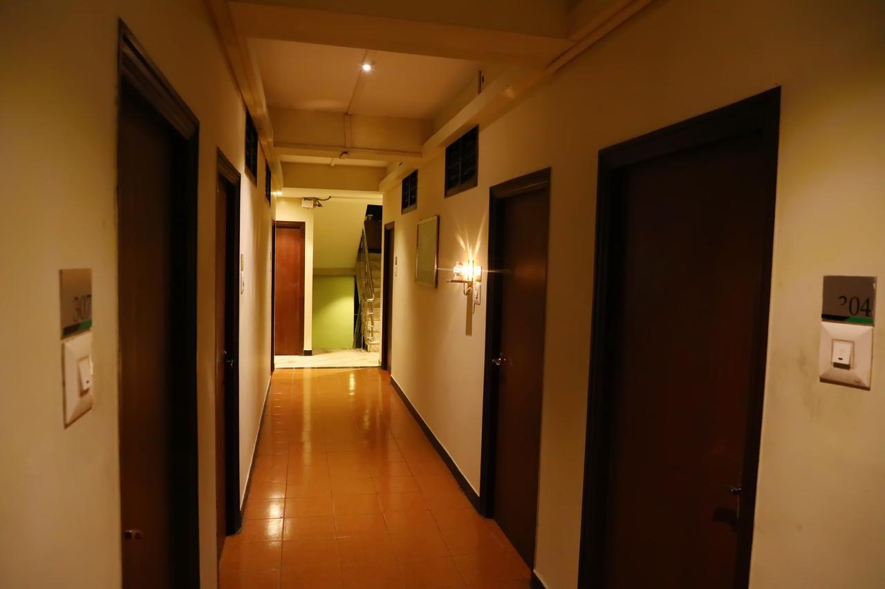 Deluxe Hotel Chennai Ngoại thất bức ảnh