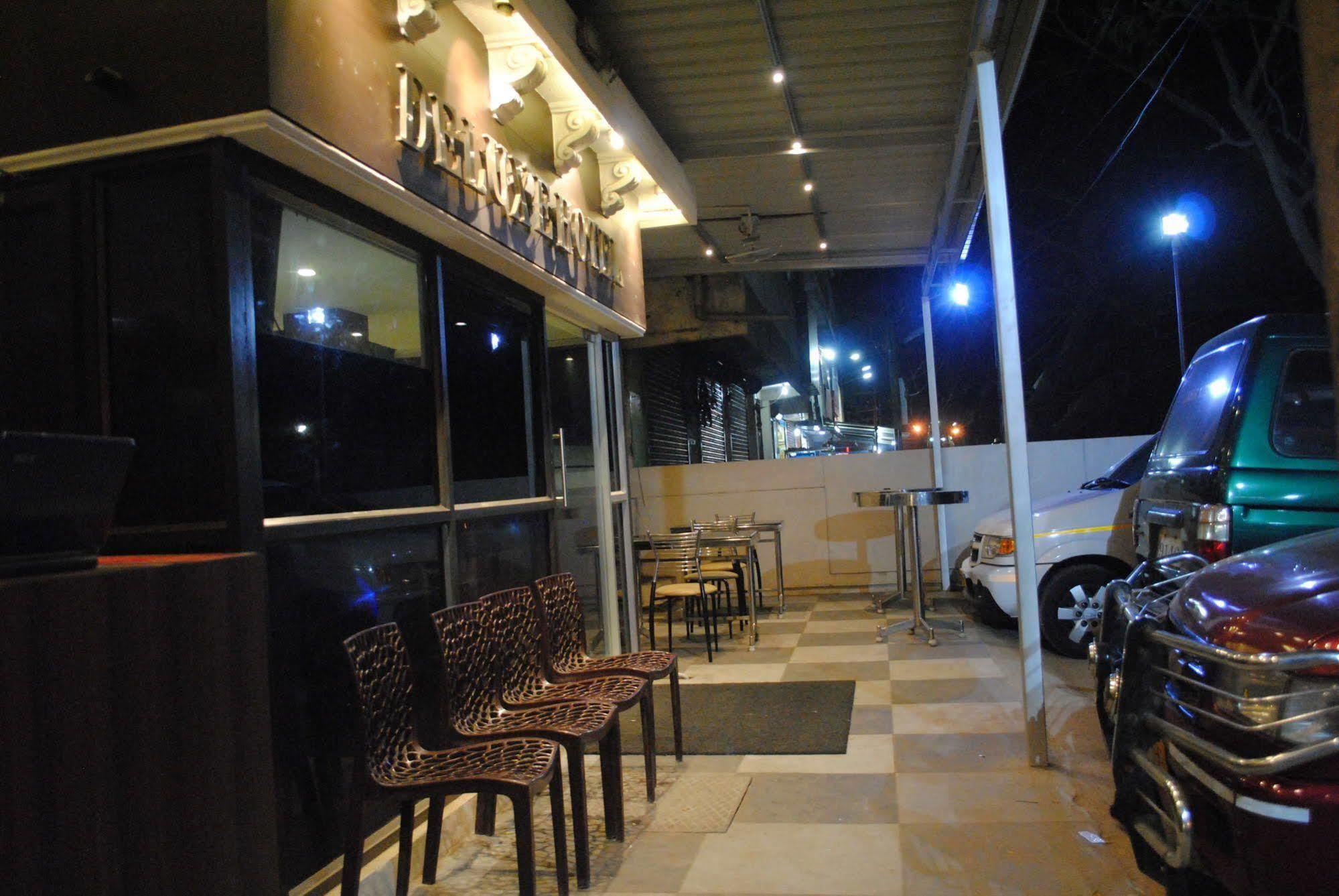 Deluxe Hotel Chennai Ngoại thất bức ảnh