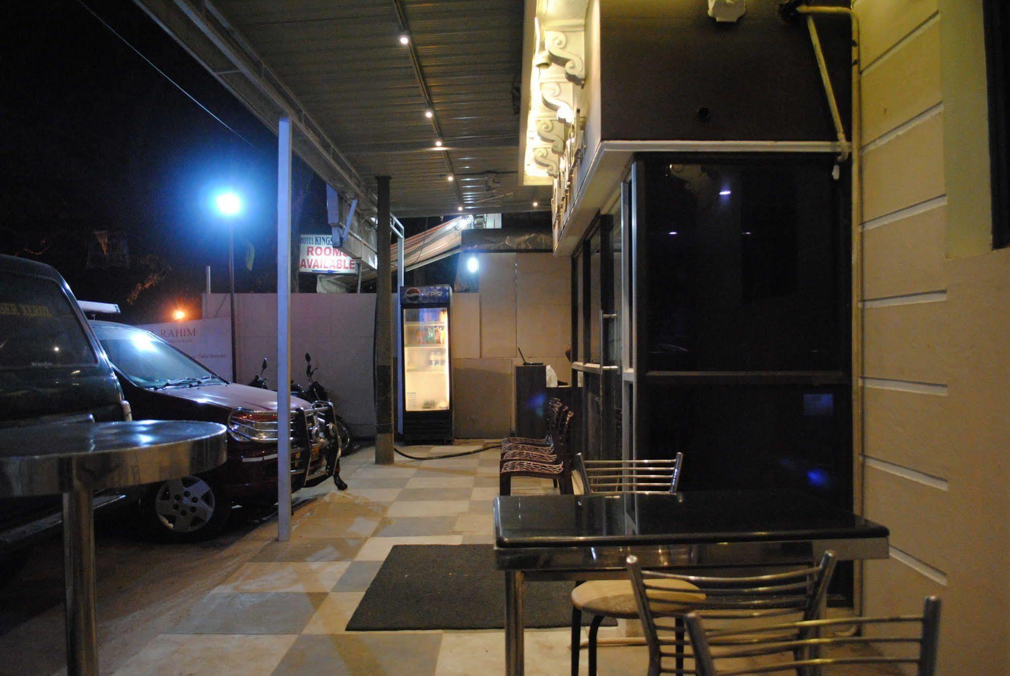 Deluxe Hotel Chennai Ngoại thất bức ảnh