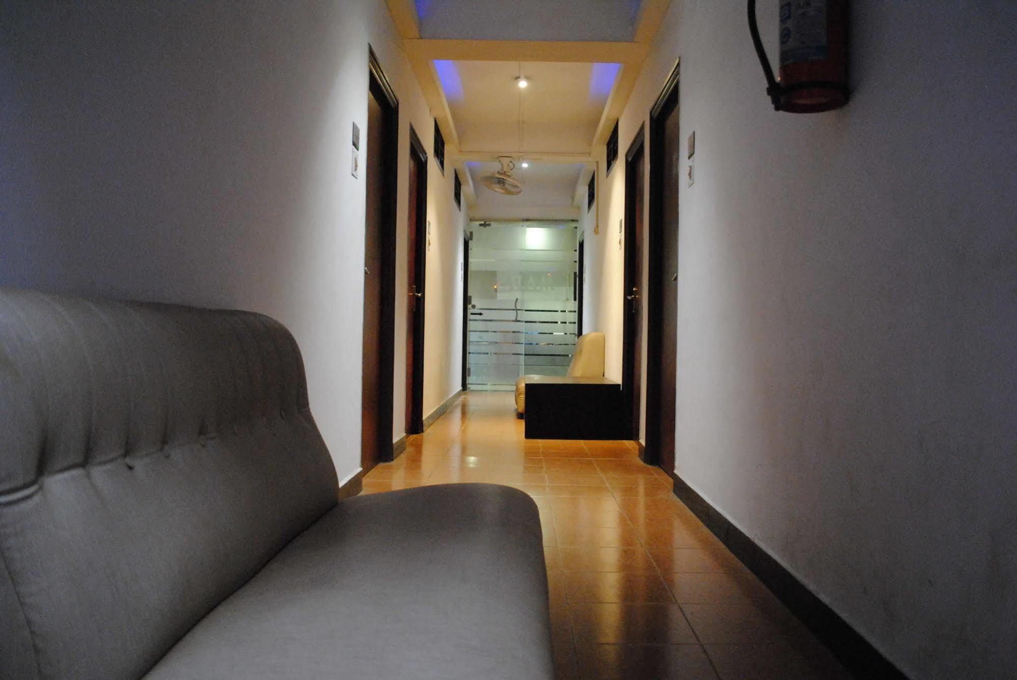 Deluxe Hotel Chennai Ngoại thất bức ảnh