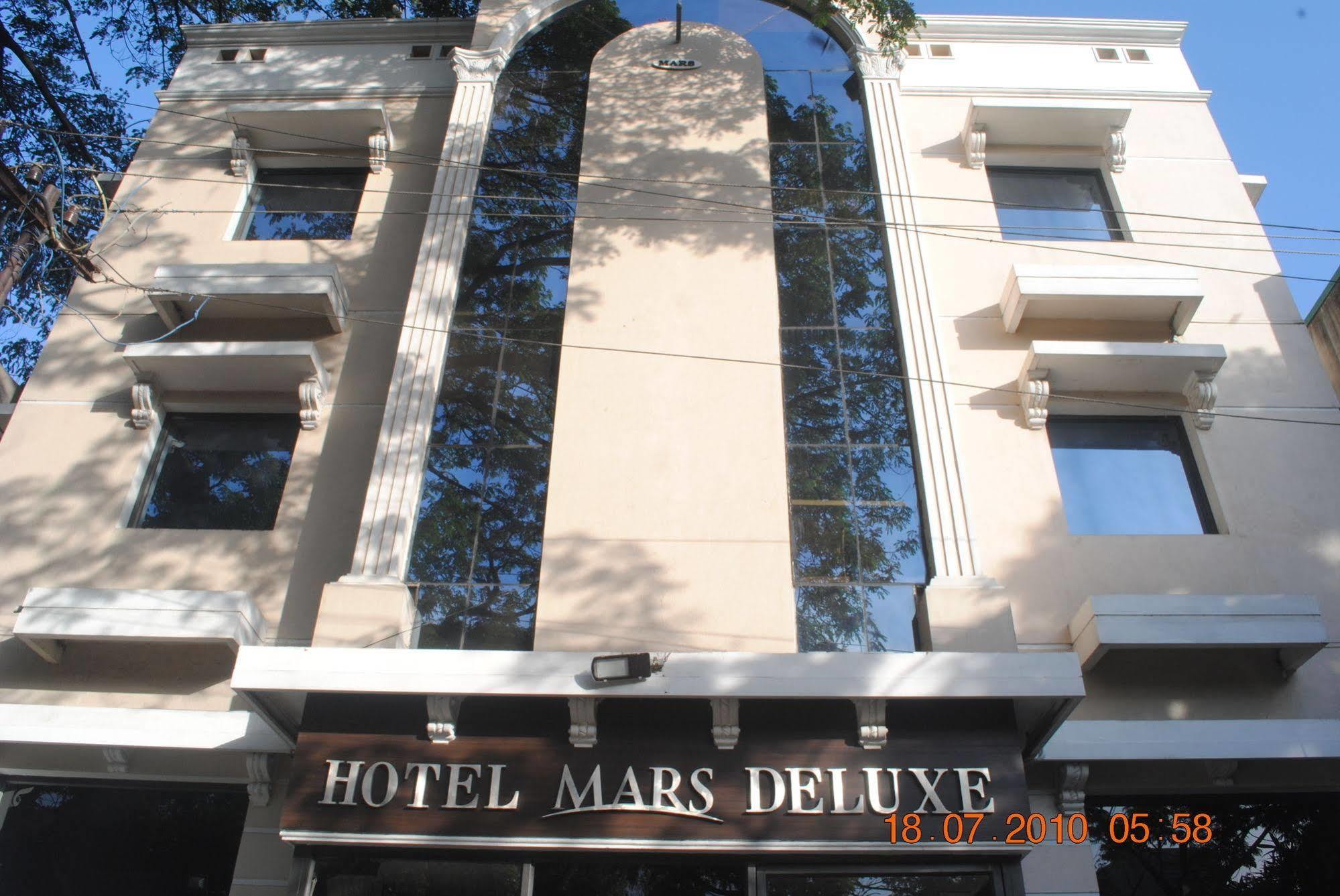 Deluxe Hotel Chennai Ngoại thất bức ảnh