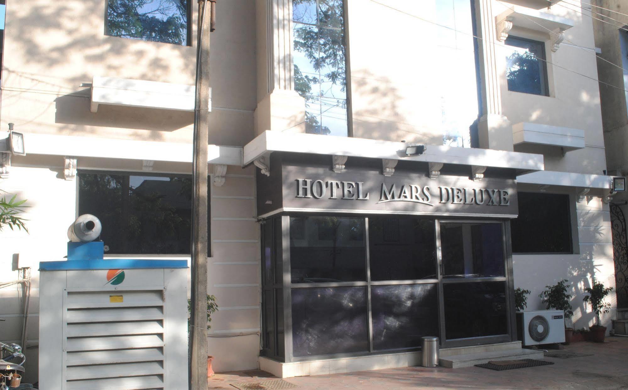 Deluxe Hotel Chennai Ngoại thất bức ảnh
