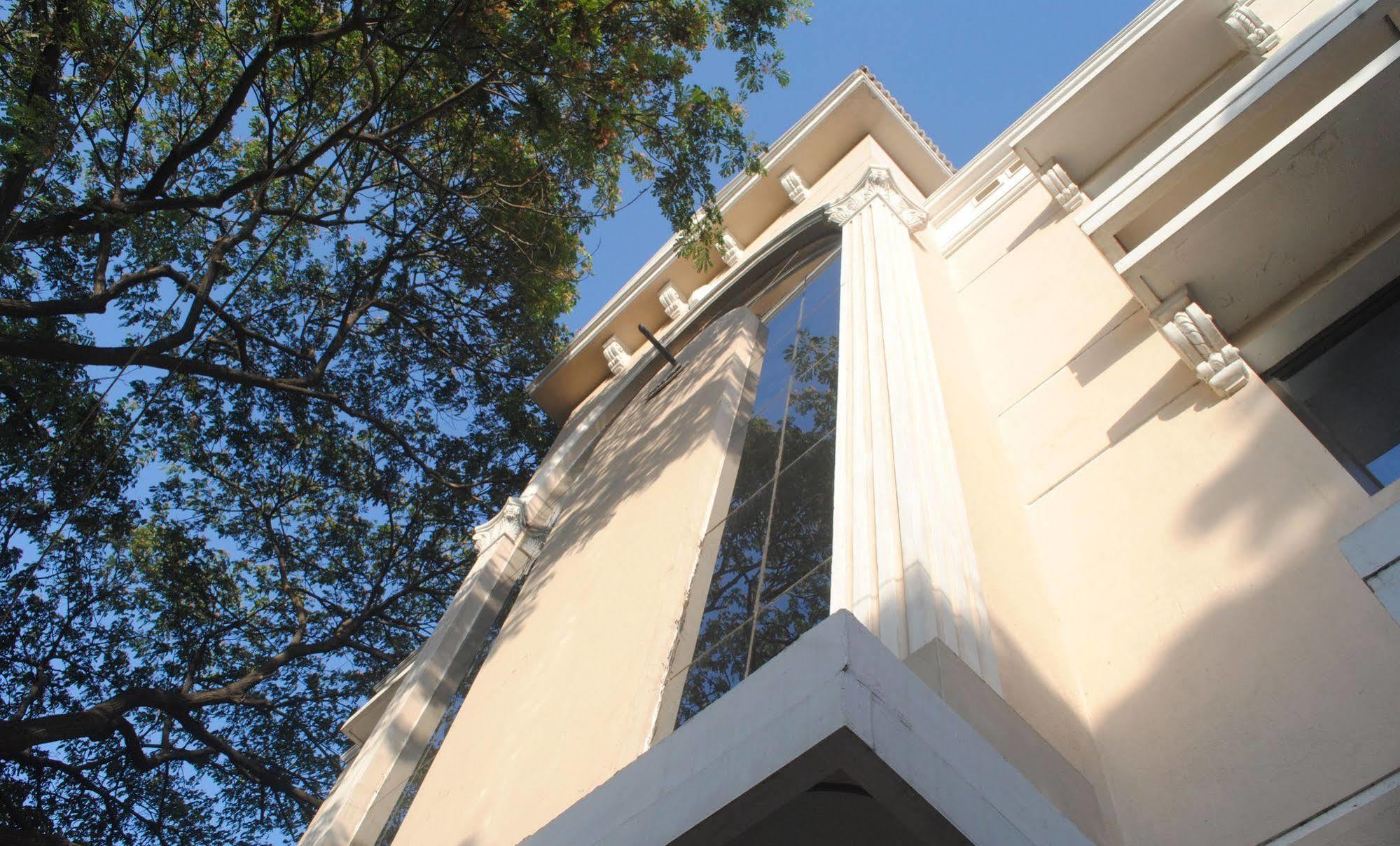 Deluxe Hotel Chennai Ngoại thất bức ảnh