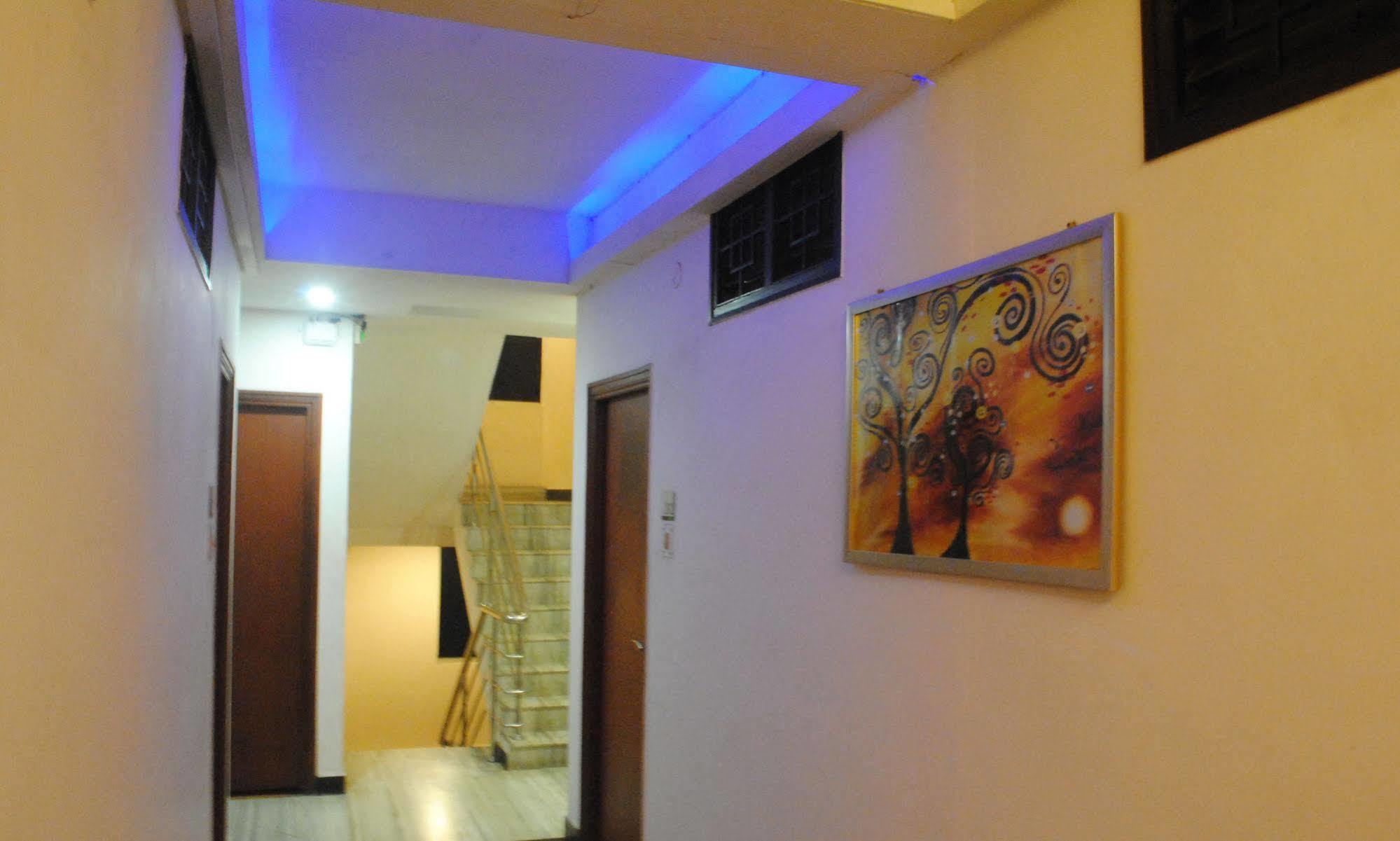 Deluxe Hotel Chennai Ngoại thất bức ảnh