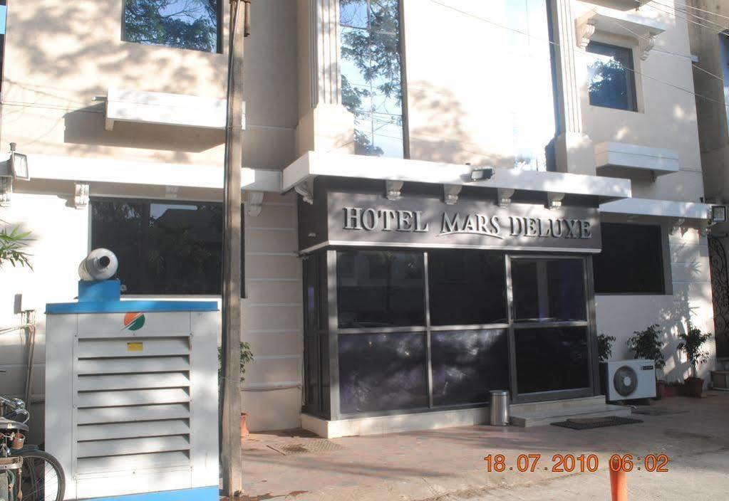 Deluxe Hotel Chennai Ngoại thất bức ảnh