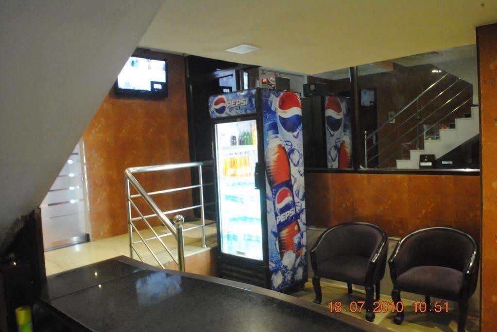 Deluxe Hotel Chennai Ngoại thất bức ảnh